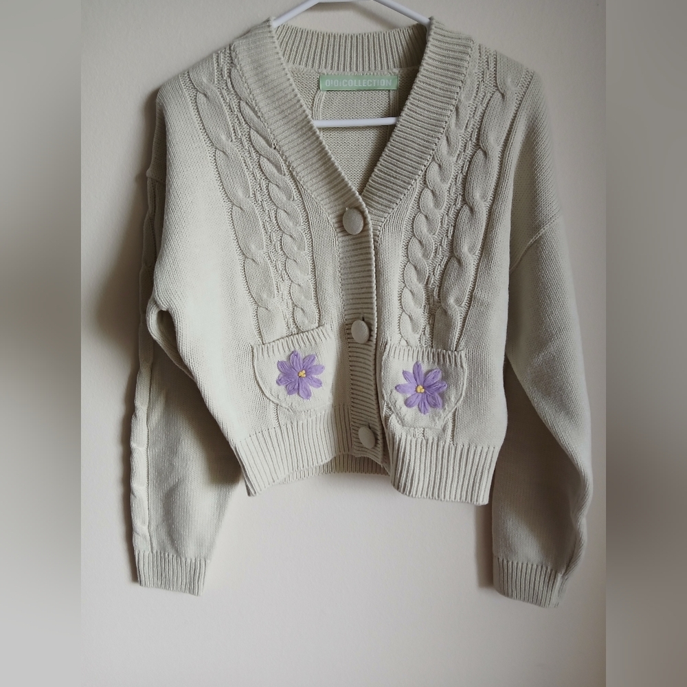 O!Oi Collection ivory sweater with big button closure pockets